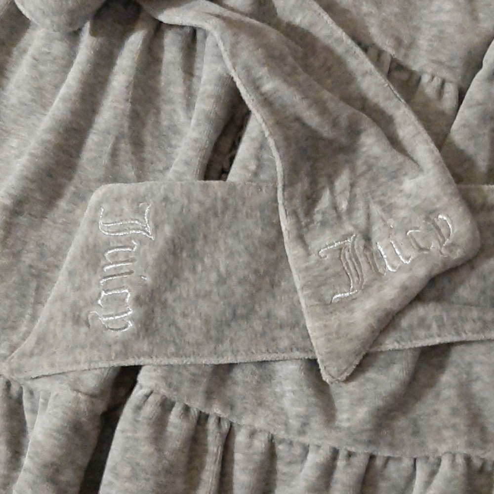 Junior Robe - Picture 2 of 7